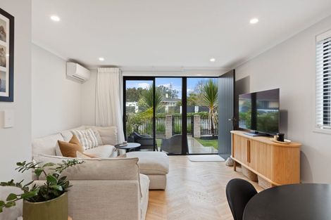 Photo of property in 10 Patariki Way, Beach Haven, Auckland, 0626