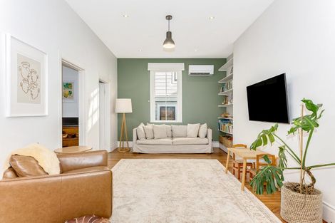 Photo of property in 3 Waikato Street, Island Bay, Wellington, 6023