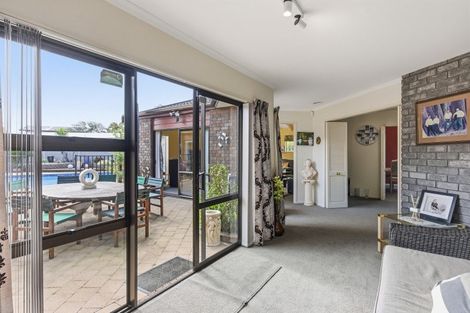 Photo of property in 11 Oakwood Grove, Paraparaumu Beach, Paraparaumu, 5032