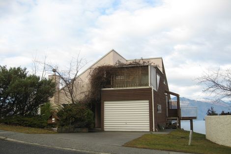 Photo of property in 43 Greenstone Place, Fernhill, Queenstown, 9300