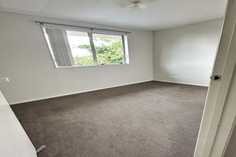 Photo of property in 21 Finn Place, Totara Vale, Auckland, 0629
