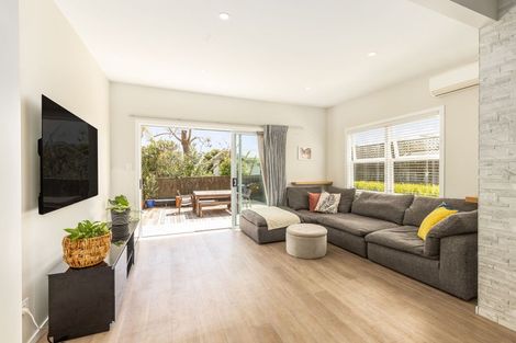 Photo of property in 63 Aorangi Road, Paraparaumu, 5032