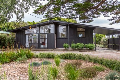 Photo of property in 53 Brandon Street, Featherston, 5710