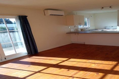 Photo of property in 12 Candia Road, Swanson, Auckland, 0612