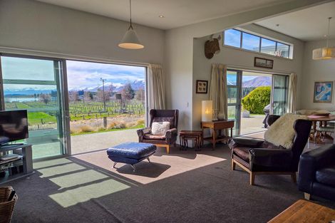 Photo of property in 8 Dwyer Place, Lake Tekapo, 7999