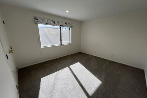Photo of property in 4 Mckenzie Court, Terrace End, Palmerston North, 4410