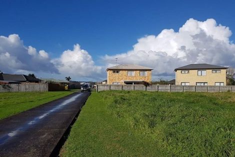 Photo of property in 30 Aitkenhead Court, Parakai, 0830