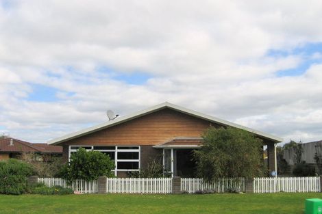 Photo of property in 36 Dickson Road, Papamoa Beach, Papamoa, 3118