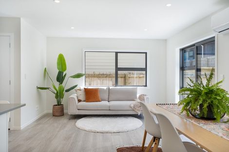 Photo of property in 41 Farnworth Terrace, Glenside, Wellington, 6037