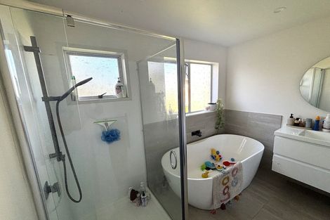 Photo of property in 4 Renata Road, Otaki, 5512