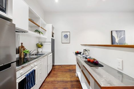 Photo of property in Hannahs Warehouse Apartments, 11/13 Leeds Street, Te Aro, Wellington, 6011