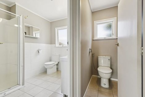 Photo of property in 61 Beechdale Crescent, Pakuranga Heights, Auckland, 2010