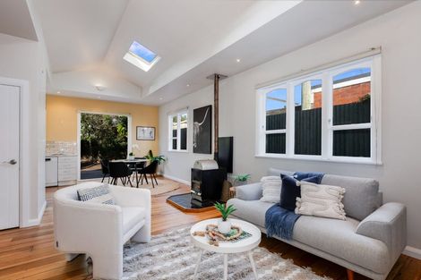 Photo of property in 27 Hinau Street, Eastbourne, Lower Hutt, 5013