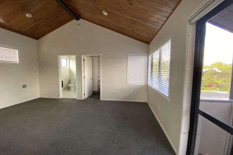 Photo of property in 66 Tauhinu Road, Greenhithe, Auckland, 0632