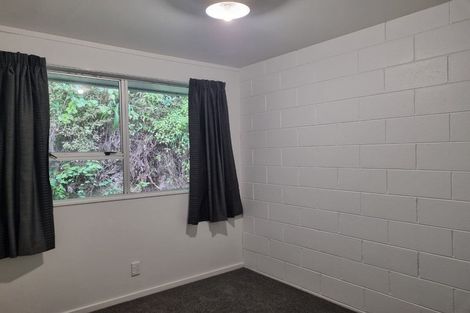 Photo of property in 58b Raroa Terrace, Tawa, Wellington, 5028