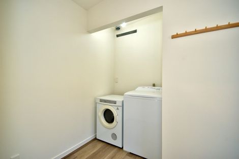 Photo of property in 141 Kent Street, Kingston, Athol, 9793