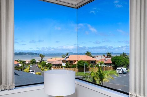 Photo of property in 8 Ferntree Terrace, West Harbour, Auckland, 0618