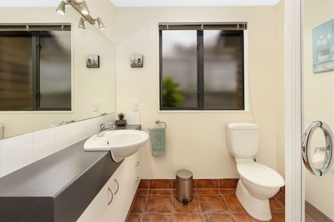 Photo of property in 28 Navigation Drive, Whitby, Porirua, 5024