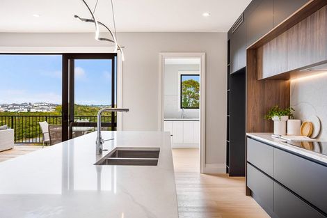 Photo of property in 40 Paparahi Place, Wainui, 0992