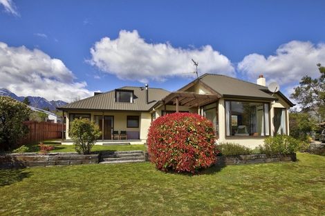 Photo of property in 8 Oregon Drive, Kelvin Heights, Queenstown, 9300