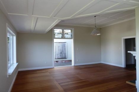 Photo of property in 35 Central Terrace, Kelburn, Wellington, 6012