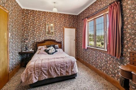 Photo of property in 1 Woodmancote Road, Khandallah, Wellington, 6035