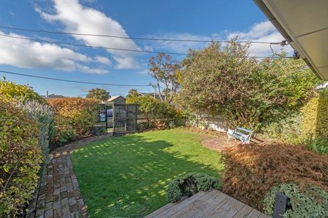 Photo of property in 1/32 Taupata Street, Redcliffs, Christchurch, 8081