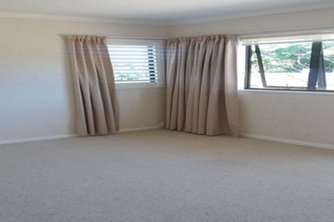 Photo of property in 17a Kowhai Grove, Waikanae, 5036