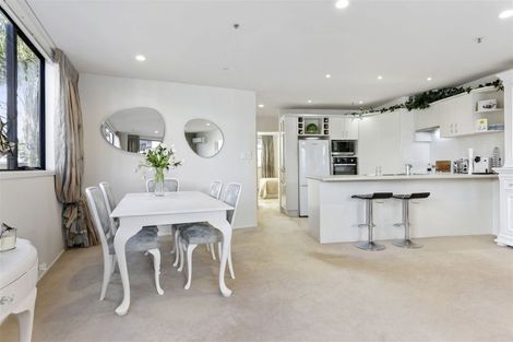 Photo of property in 3g/175 Hurstmere Road, Takapuna, Auckland, 0622