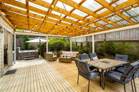 Photo of property in 21 Tawa Place, Orewa, 0931