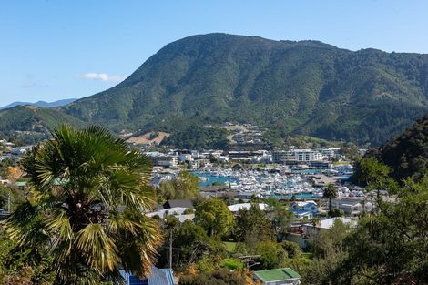 Photo of property in 25 Suffolk Street, Picton, 7220