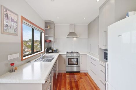 Photo of property in 164 Browns Bay Road, Murrays Bay, Auckland, 0630