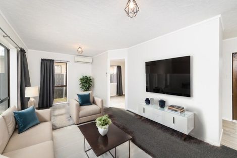 Photo of property in 27 Mcleavey Drive, Kelvin Grove, Palmerston North, 4414