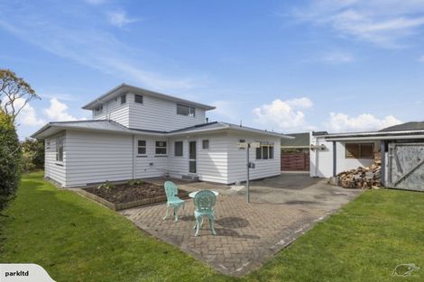 Photo of property in 13 Whites Line West, Woburn, Lower Hutt, 5010