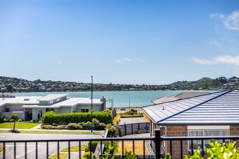 Photo of property in 5 Margaret Shields Avenue, Aotea, Porirua, 5024