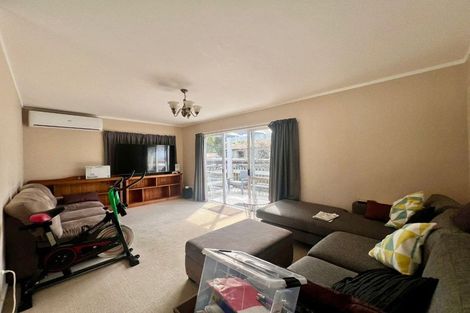 Photo of property in 40 Hassan Drive, Massey, Auckland, 0614