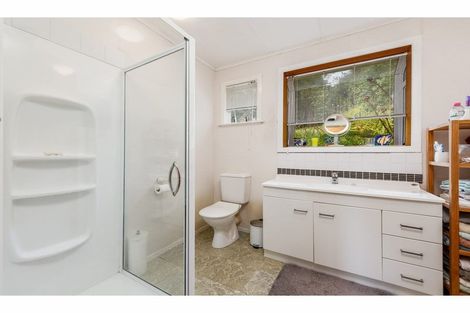 Photo of property in 48 Derwent Crescent, Titirangi, Auckland, 0604
