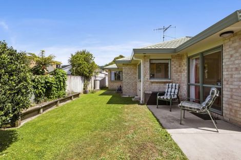 Photo of property in 1c Kereru Bend, Tawa, Wellington, 5028