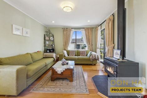 Photo of property in 10 Purata Place, Mangere Bridge, Auckland, 2022