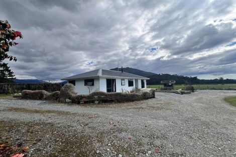 Photo of property in 1566 Lake Brunner Road, Inchbonnie, Kumara, 7875