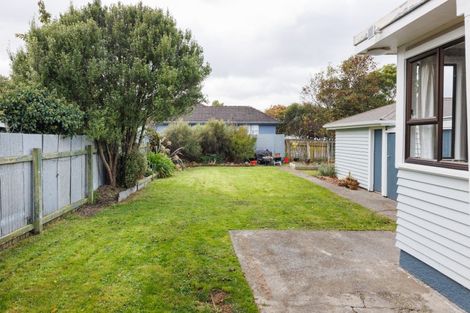 Photo of property in 11 Montrose Place, Takaro, Palmerston North, 4412