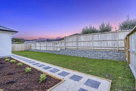 Photo of property in 5 Cutfield Lane, Kumeu, 0810