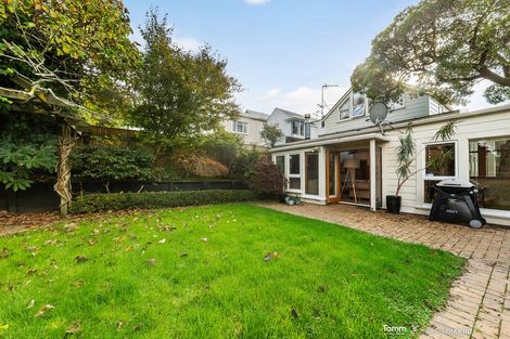 Photo of property in 3 Newman Terrace, Thorndon, Wellington, 6011