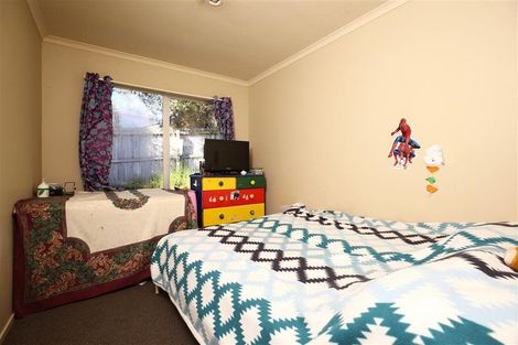 Photo of property in 22 George Deane Place, Greenhithe, Auckland, 0632