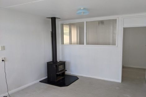 Photo of property in 9 Temuera Street, Otaki, 5512