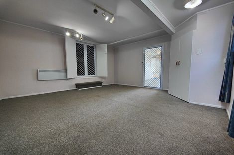 Photo of property in 37 Churchill Road, Cockle Bay, Auckland, 2014