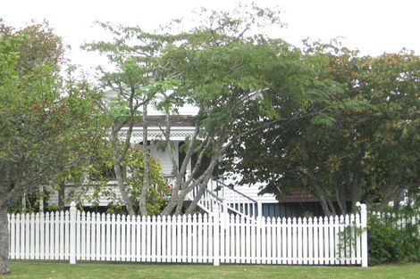 Photo of property in 34 Te Atatu Road, Te Atatu South, Auckland, 0610