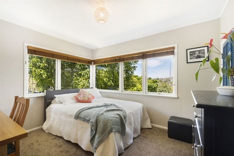 Photo of property in 2 Phillip Parade, Forrest Hill, Auckland, 0620