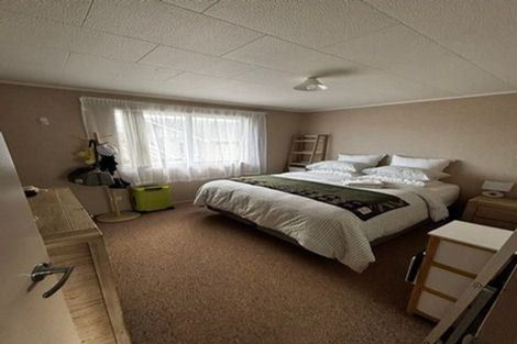 Photo of property in 121 Sunnyside Road, Sunnyvale, Auckland, 0612