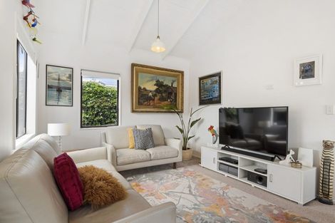Photo of property in 2/78 Ngataringa Road, Devonport, Auckland, 0624
